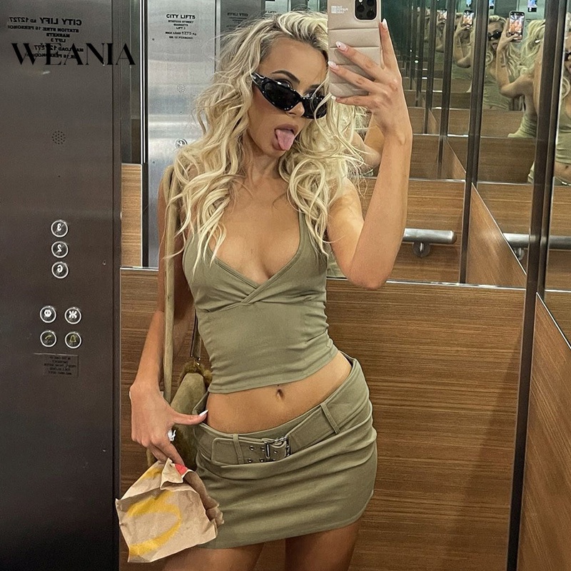 Bộ Áo Tank Top Hở Lưng Phối Chân Váy Có Khóa Cài Cá Tính Cho Nữ