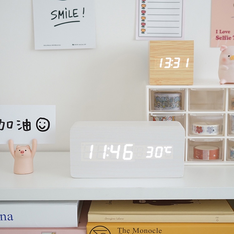 Đồng Hồ Báo Thức Điện Tử Bằng Gỗ Có Đèn Led Phát Sáng Phong Cách Bắc Âu