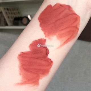 Son MAC Powder Kiss Lipstick
