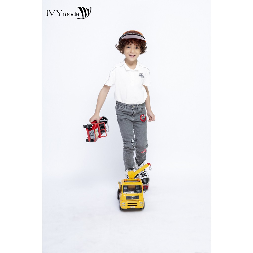 Quần bò bé trai đính họa tiết IVY moda MS 25K0696