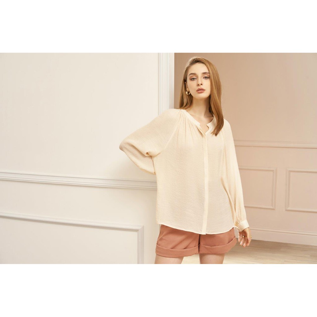 Áo sơ mi ÀTOUS LEAH cổ tàu dúm dài tay chất đũi thiết kế oversize đơn giản, nhẹ nhàng, hiện đại