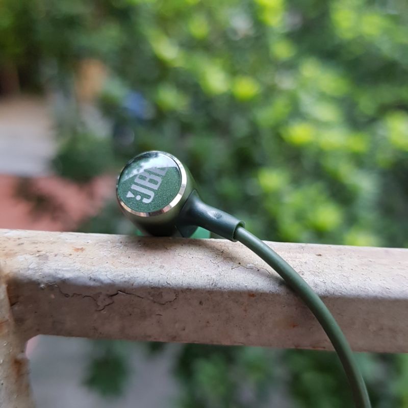 Tai nghe JBL live100 chính hãng, có mic đàm thoại, âm thanh cực hay, bass mạnh