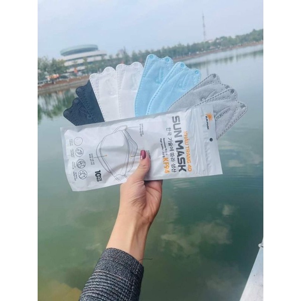 Set 100 chiếc khẩu trang Sunmask kf94 người lớn 4 lớp màu trắng, xanh