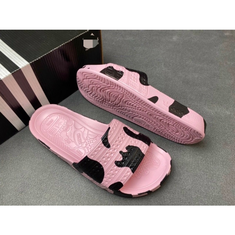 Dép Quai Ngang Đúc Nguyên Khối  Hoạ Tiết Con Bò Sữa