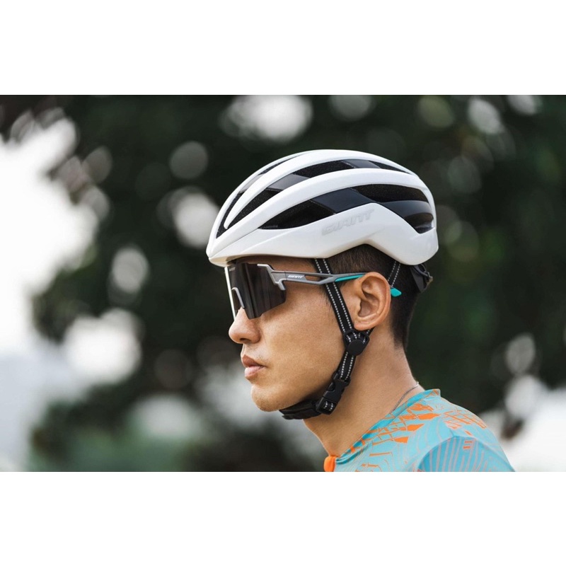 Mũ bảo hiểm xe đạp GIANT G99