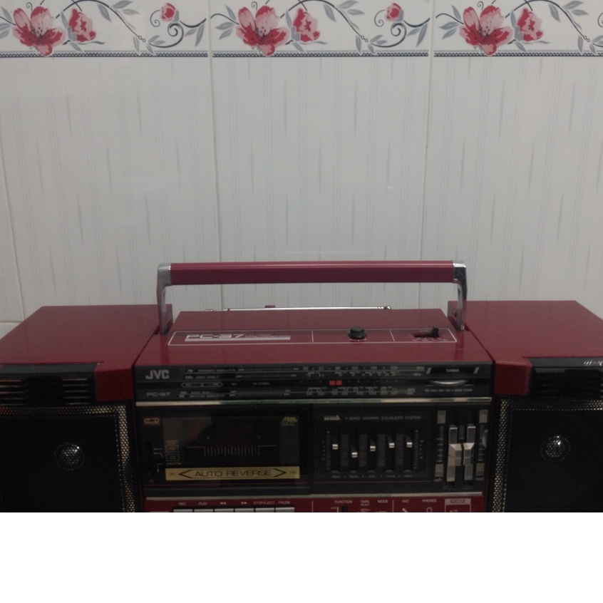 Radio cassette JVC PC-37 đồ cũ có đường line nghe tốt ok