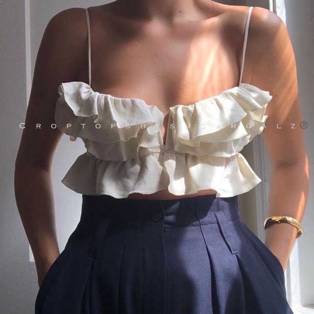 Áo croptop hai dây viền bèo nhún xếp nếp nhiều tầng - by Sugargalz