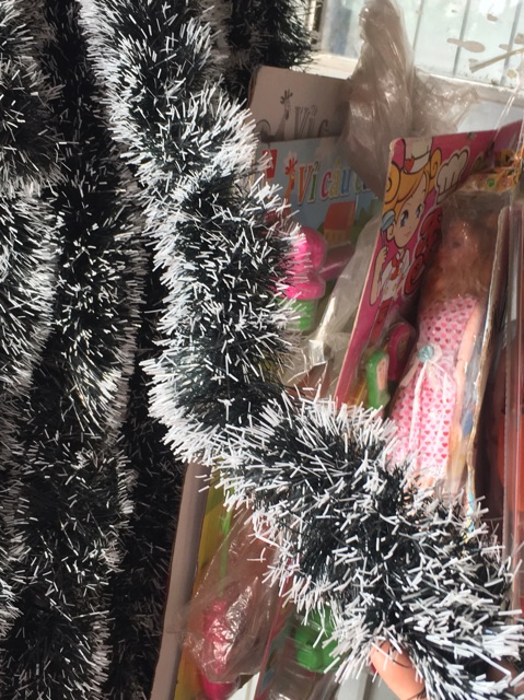 Dây thông trắng xù to trang trí noel điểm trắng