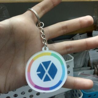 Móc khóa mica EXO tròn