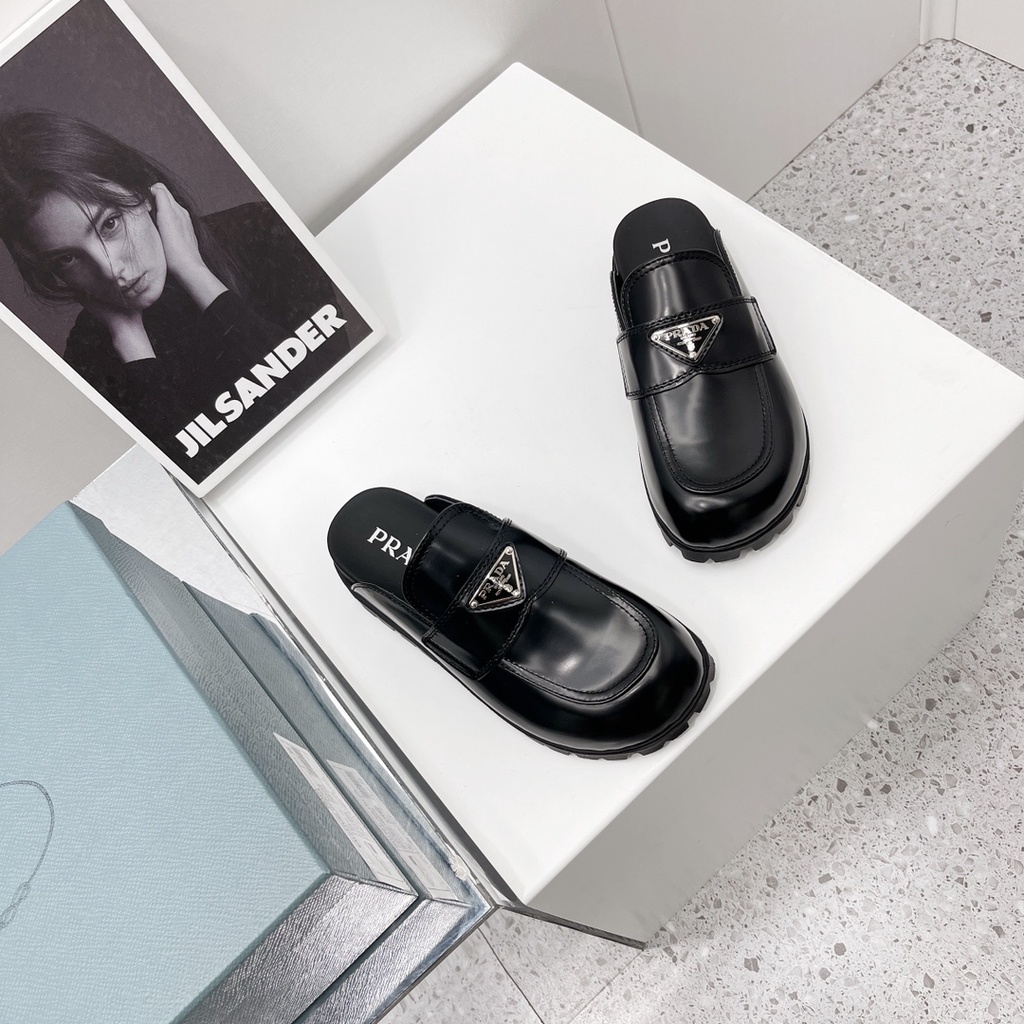 Giày sục nữ thời trang, cá tính PRADA trơn màu basic