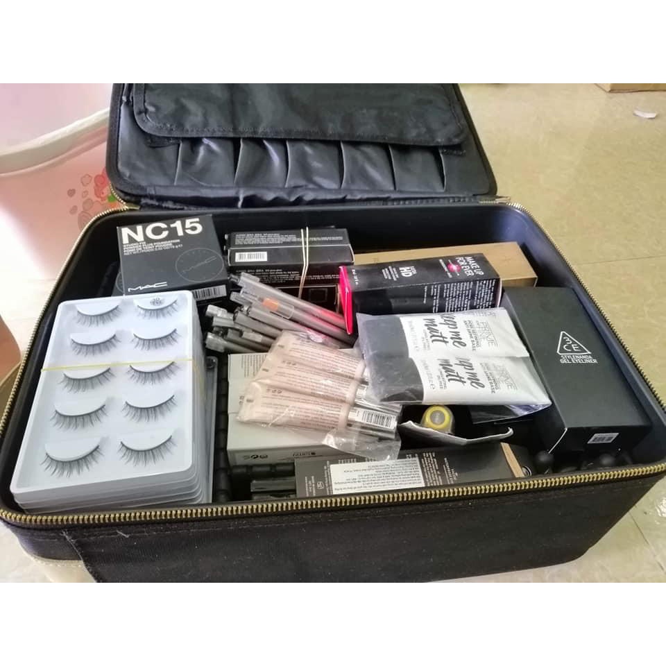 Cốp trang điểm Balo quay vàng rất tiện lợi nhiều ngăn , đựng được mấy là , máy ép chuyên dụng cho makeup