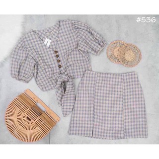 SET CARO ÁO CROP NÚT GIẢ GỖ CỘT NƠ EO x CHÂN VÁY XẺ