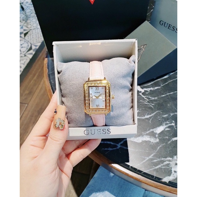 Đồng hồ Guess nữ dây da hottrend