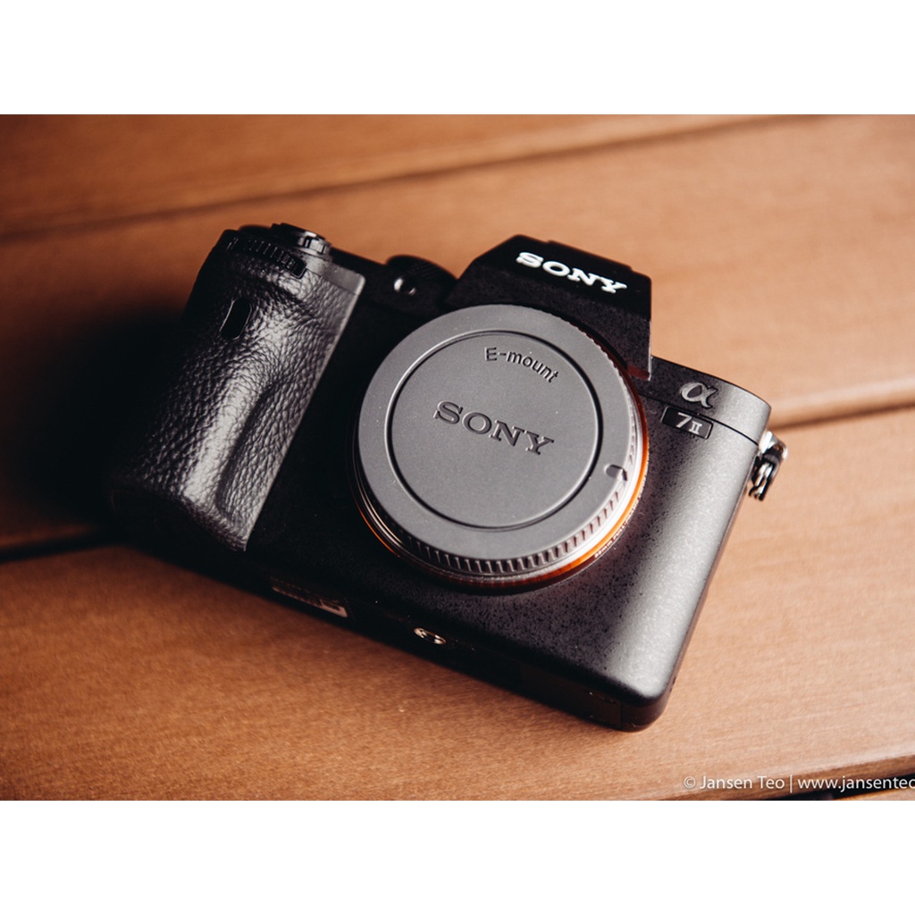 Máy ảnh Sony A7 Mark II + Lens 28-70mm FE ,Full-Frame 24.3MP, Chống rung 5 trục SteadyShot - Mới 95%