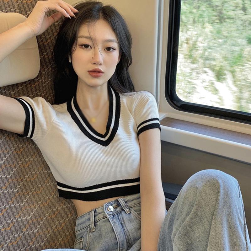 Áo Croptop Dệt Kim Tay Ngắn Thiết Kế Cổ Chữ V Nữ Tính | BigBuy360 - bigbuy360.vn