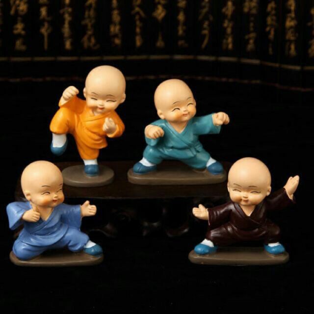 Chú tiểu tập võ