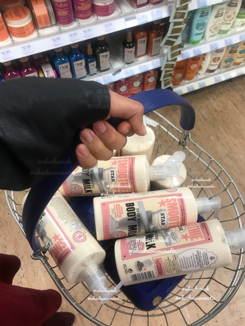 Sữa dưỡng thể thấm sâu tạo độ ẩm Smoothie Star Body Milk 500ml SOAP AND GLORY | BigBuy360 - bigbuy360.vn