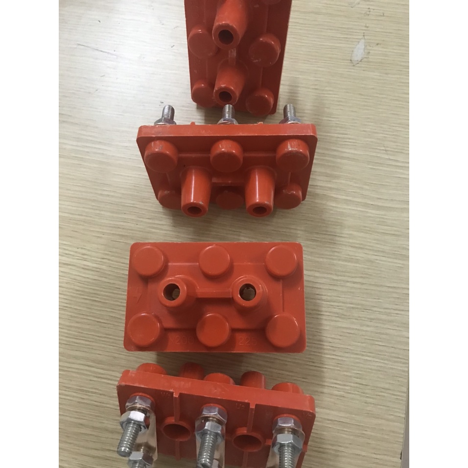 Cầu đấu động cơ Y2-200-225