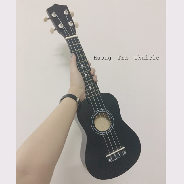 Ukulele soprano đen