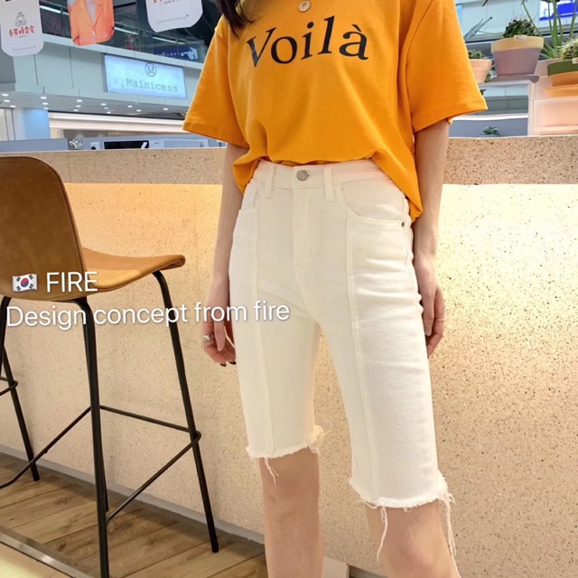 Quần jean trắng lửng phong cách Hàn Quốc