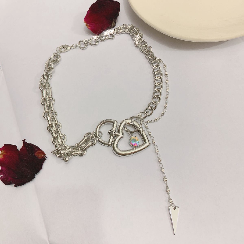 Dây Chuyền Mặt Trái Tim Phối Tua Rua Phong Cách Retro