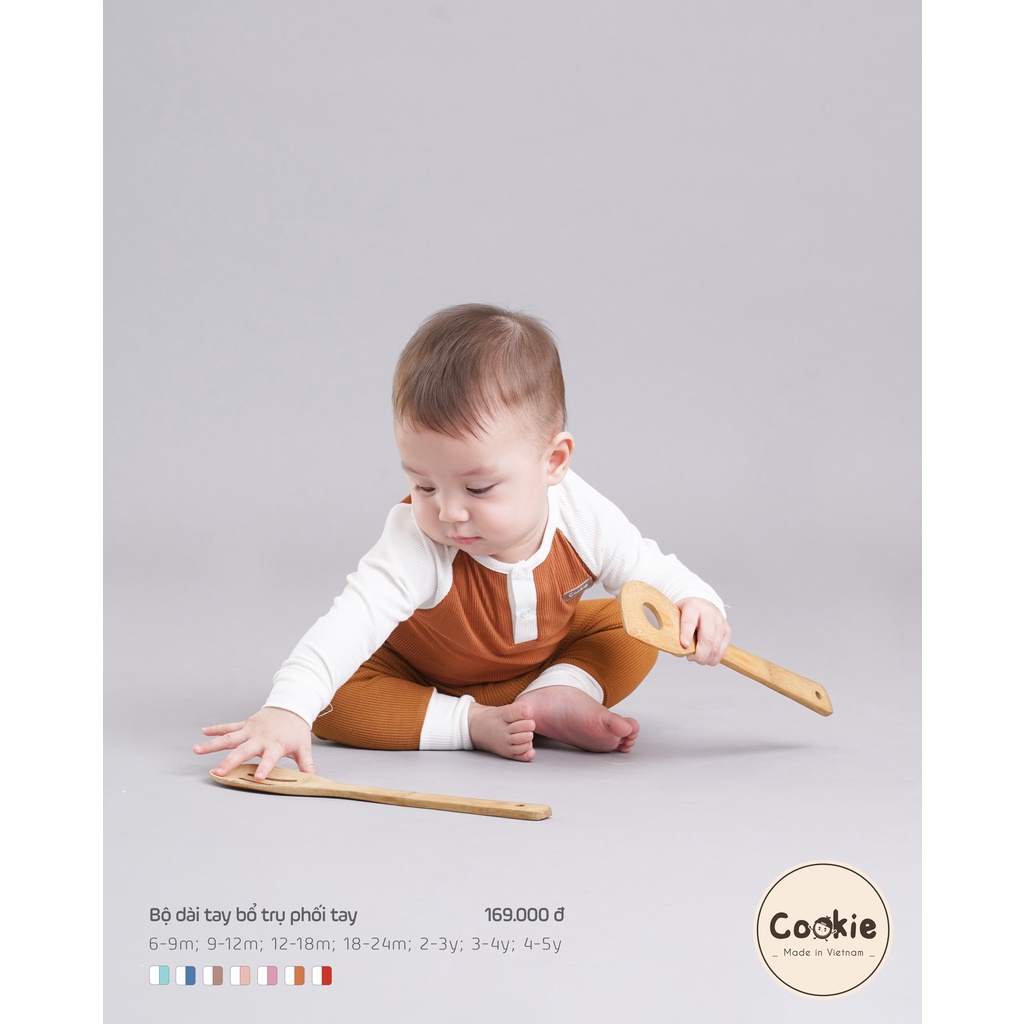 Bộ dài tay bổ trụ phối tay trắng họa tiết trẻ em Cookie