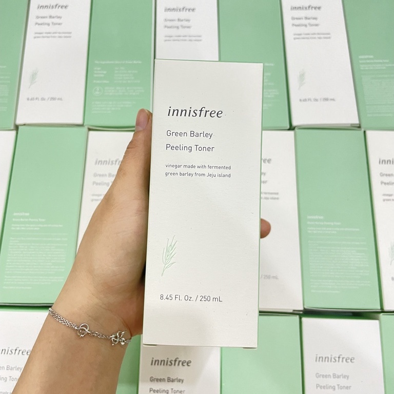 Nước Hoa Hồng tẩy tế bào chết từ lúa mạch xanh innisfree Green Barley Peeling Toner 250ml