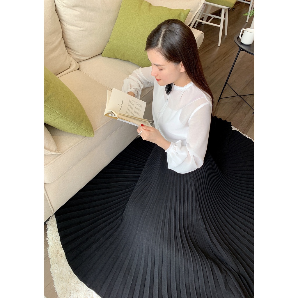 Chân váy xếp ly dáng dài 𝐉𝐨𝐧𝐞𝐬 𝐒𝐤𝐢𝐫𝐭 – Màu đen – HUYEN CHAU NGUYEN C0WCV003DE