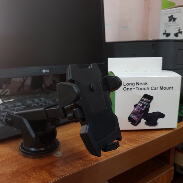 kẹp điện thoại trên ô tô - đế hít mặt kính - kẹp 360 độ (tặng ngay 1 ốp lưng bất kì) | BigBuy360 - bigbuy360.vn