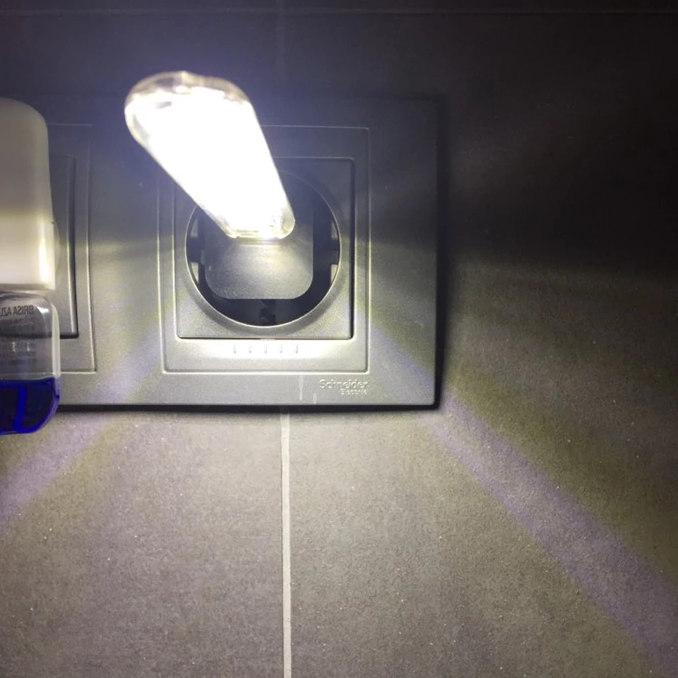 Đèn LED USB DC 5V nhỏ gọn chiếu sáng khi đọc sách tiện dụng