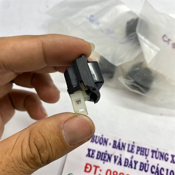 Công tắc đèn A100