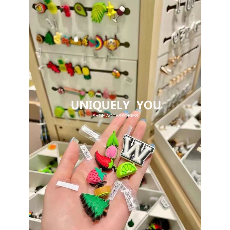 Khóa Cài Hình Đôi Môi / Hoa / Đôi Môi / Giày crocs Độc Đáo DIY Dùng Trang Trí