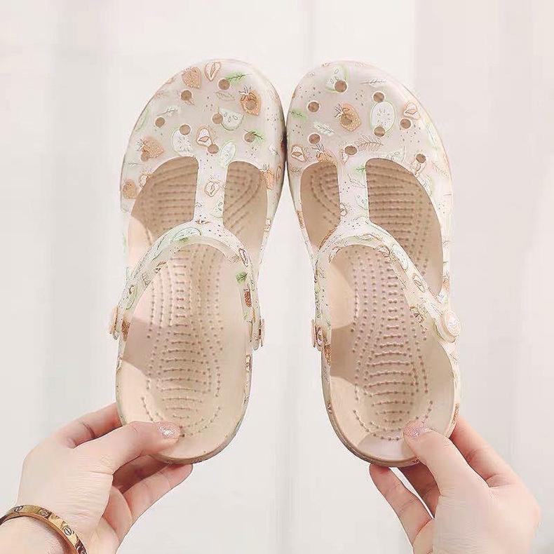 Dép Crocs Đi Biển Đế Bằng Chống Trượt In Họa Tiết Xinh Xắn Thời Trang Cho Nữ