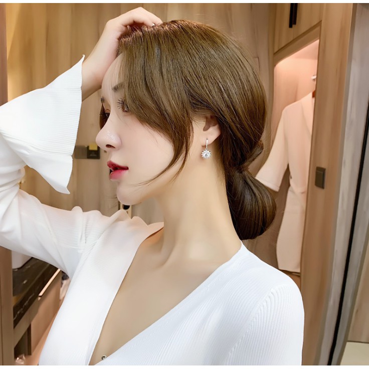 Bông tai hoa mặt trời thời trang S925 Bạc cao Carbon Diamond Earrings cho phụ nữ