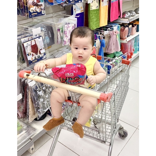 GIẦY LÔNG CỪU CHO BÉ ĐI TRONG NHÀ.RẤT ẤM ÊM CHỐNG TRƠN.ĐỦ SIZE TỪ 5-16kg