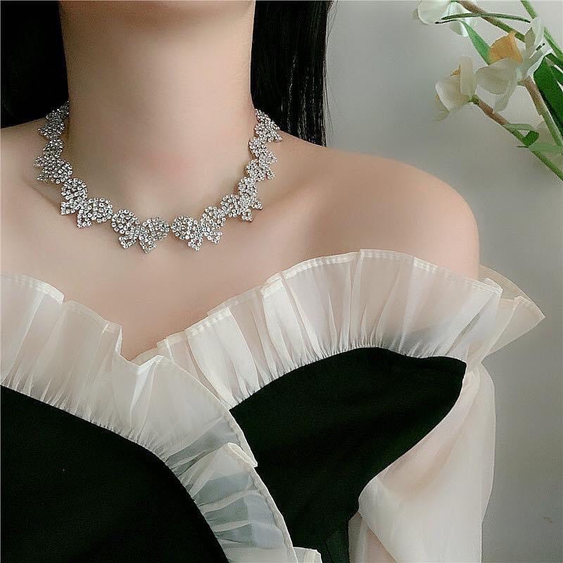 Vòng cổ đá, sang chảnh, cuốn hút