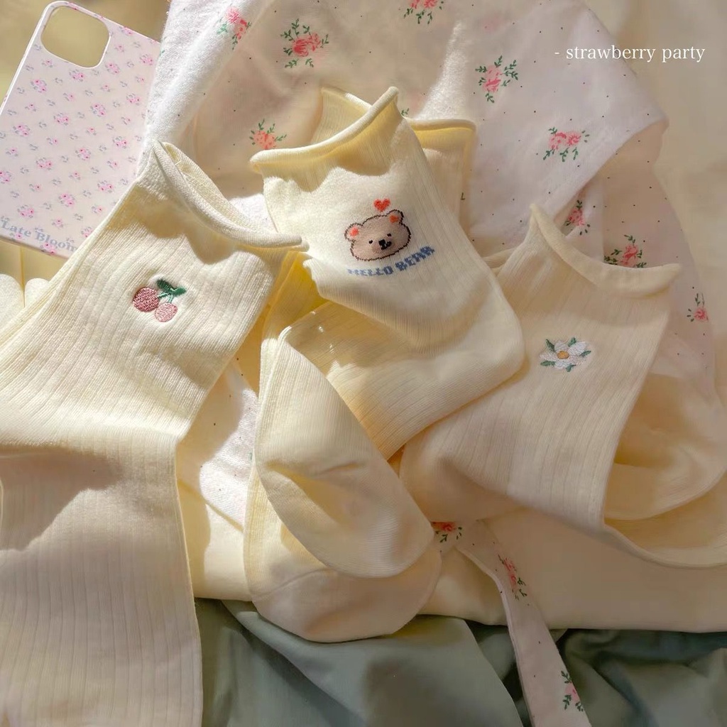 Vớ Ống Màu Trắng Sữa Mềm Mại Họa Tiết Gấu Hoạt Hình Dễ Thương Cho Nữ