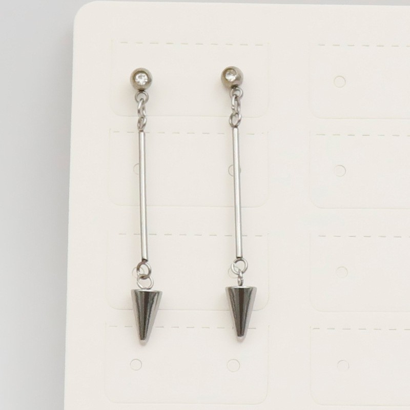 Bông tai titan không đen không rỉ hiphop đinh