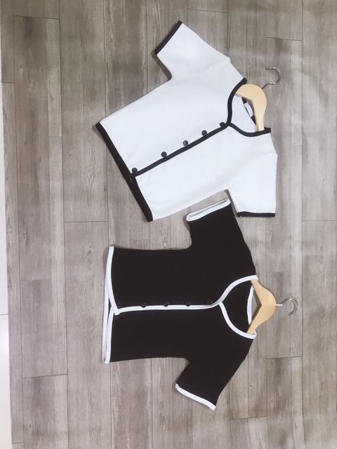 Áo croptop nút phối viền