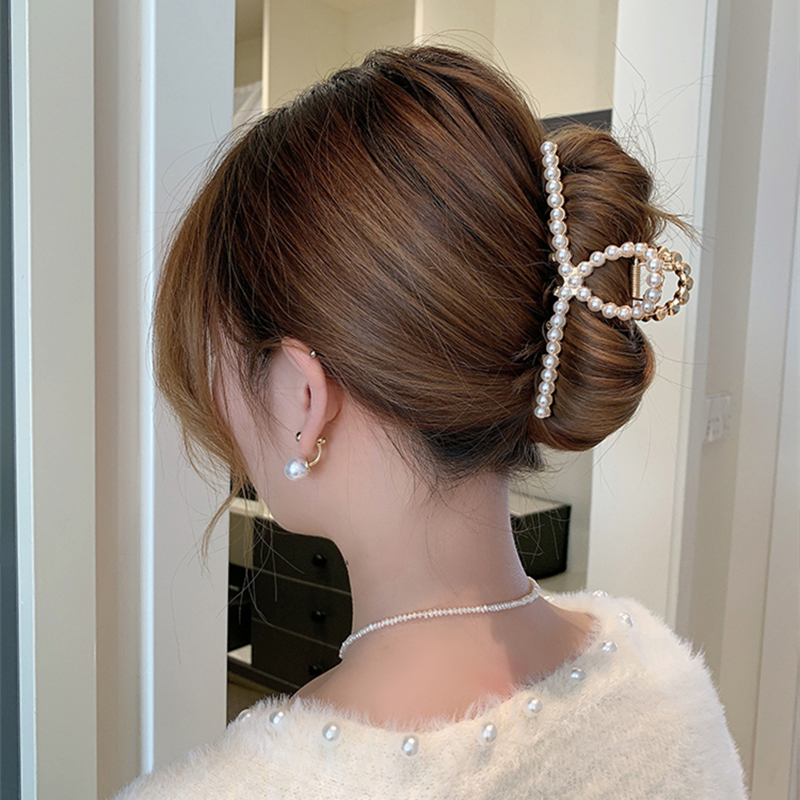 Kẹp tóc nhựa bản to đính ngọc trai thiết kế thanh lịch