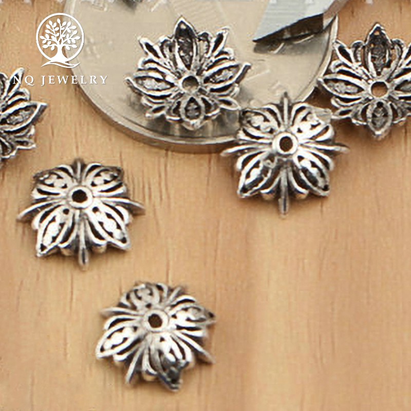 Charm chặn đầu khay hoa rỗng - NQ Jewelry
