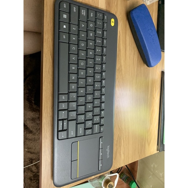 Bàn phím Logitech K400 plus