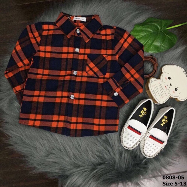 Áo sọc ca rô đỏ + set yếm + quần jean