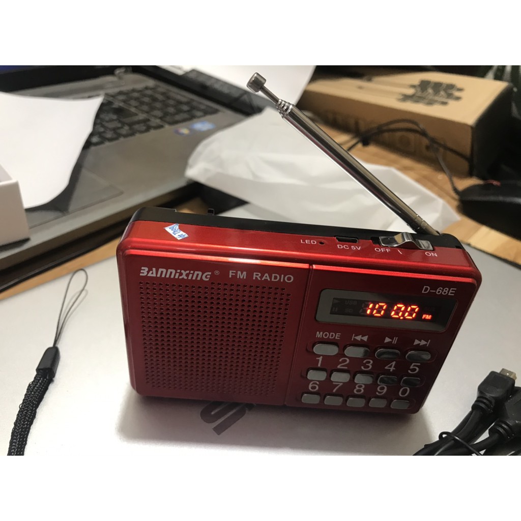 Đài FM Radio Bannixing D-68E kiêm máy nghe nhạc có cổng cắm USB và thẻ nhớ, tặng kèm pin 5C cùng dây sạc - DungTheThao