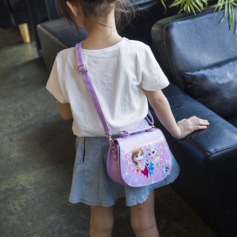 Túi đeo hình hoạt hình dễ thương dành cho bé
