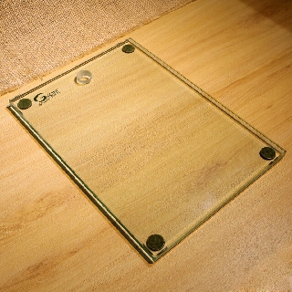THỚT KÍNH CƯỜNG LỰC TRONG SUỐT
