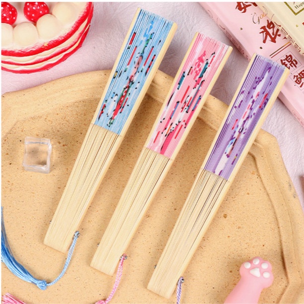 Quạt xếp cầm tay bằng tre họa tiết hoạt hình dễ thương