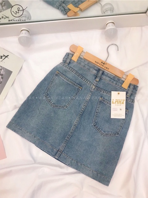 Chân váy jean chữ A ngắn lưng cao WANAWEAR cạp cúc điều chỉnh xinh xắn chất bò mềm đẹp | BigBuy360 - bigbuy360.vn