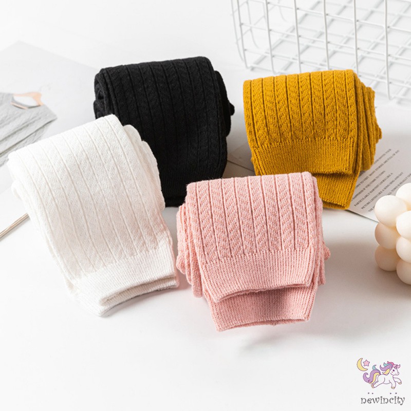 Set quần +vớ dễ thương dành cho bé gái