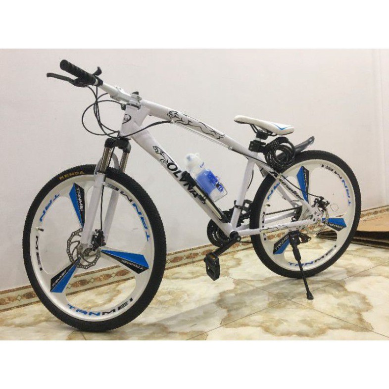 Xe đạp thể thao , xe đạp địa hình xuất xứ Đài Loan Trọng lượng 15kg giành cho 12 tuổi trở lên. Bánh xe 26inch